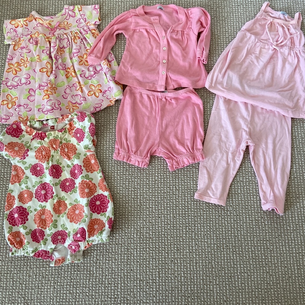 Girls lot size 3-6 months